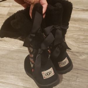 New UGGs girls hearts bow sherpa boots